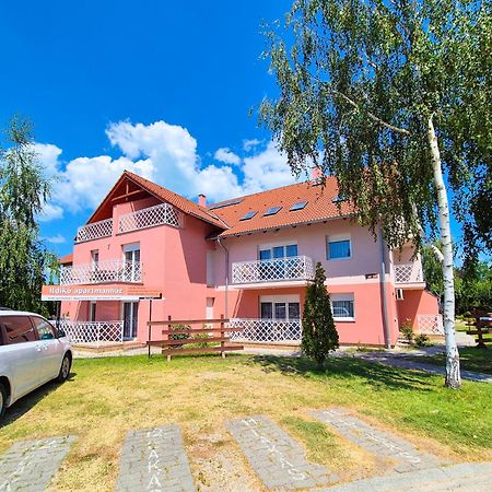 Ildiko Apartmanhaz Zamárdi Eksteriør billede